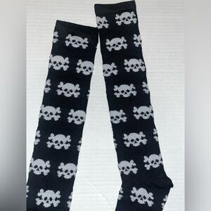 Knee High Skull Pattern  Socks